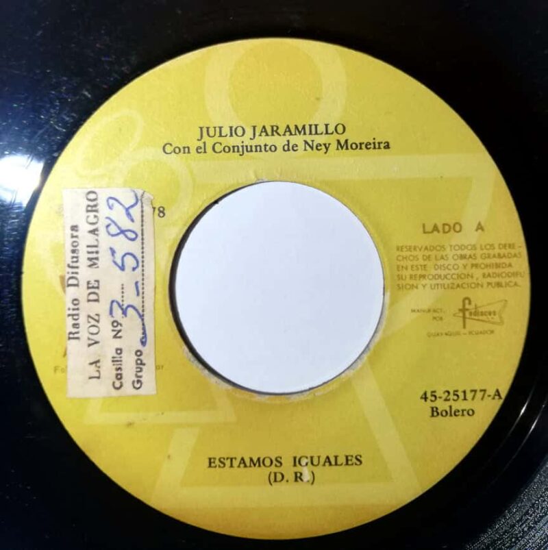 Disco de Vinilo Julio Jaramillo - Estamos Iguales / En Un Bote De Vela Vinyl Record