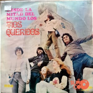 Disco de Vinilo Los Tíos Queridos - Desde La Mitad Del Mundo Vinyl Record