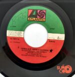Disco de Vinilo Sister Sledge - Tienes Que Amar A Alguien / Una Buena Chica Ahora Vinyl Record