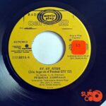 Disco de Vinilo Pequeña Compañía - Ay, Ay, Amor / Antes De Casarte Piensa En Mi Vinyl Record