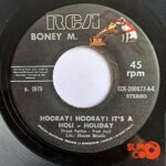 Disco de Vinilo Boney M - Hooray! Hooray! It’s A Holiday / Ribbons Of Blue Vinyl Record