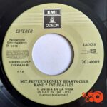 Disco de Vinilo The Beatles - Sgt. Pepper’s Lonely Hearts Club Band / A Day In The Life Vinyl Record