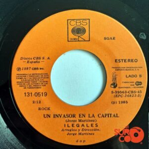 Disco de Vinilo Ilegales - Que Mal Huelen Los Muertos / Un Invasor En La Capital Vinyl Record