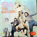 Disco de Vinilo Los Tíos Queridos - Desde La Mitad Del Mundo Vinyl Record
